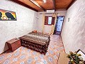 Spacieuse villa de 5 chambres à Dolores in Real Estate Alicante