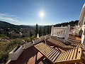 Villa confortable avec piscine et vue panoramique sur les montagnes à Petrer in Real Estate Alicante