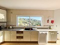 Villa confortable avec piscine et vue panoramique sur les montagnes à Petrer in Real Estate Alicante