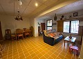  Landhuis in Sax met 28.000m2 Grondstuk in Real Estate Alicante