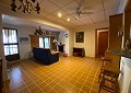  Landhuis in Sax met 28.000m2 Grondstuk in Real Estate Alicante