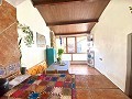 Großes schönes Haus in einem Weiler in Yecla in Real Estate Alicante