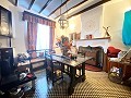 Großes schönes Haus in einem Weiler in Yecla in Real Estate Alicante