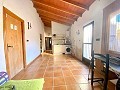 Großes schönes Haus in einem Weiler in Yecla in Real Estate Alicante