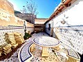 Großes schönes Haus in einem Weiler in Yecla in Real Estate Alicante