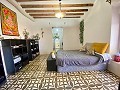 Großes schönes Haus in einem Weiler in Yecla in Real Estate Alicante