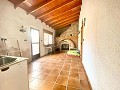 Großes schönes Haus in einem Weiler in Yecla in Real Estate Alicante