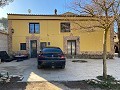 Großes schönes Haus in einem Weiler in Yecla in Real Estate Alicante