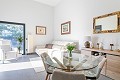 Villa con piscina privada, 2 dormitorios y 2 baños in Real Estate Alicante