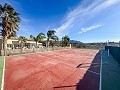 Charmante Villa met Zomerse Keuken en Gastenhuis op 15 Minuten van het Strand in Real Estate Alicante