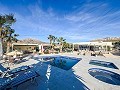 Charmante Villa met Zomerse Keuken en Gastenhuis op 15 Minuten van het Strand in Real Estate Alicante