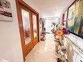 Charmante Villa met Zomerse Keuken en Gastenhuis op 15 Minuten van het Strand in Real Estate Alicante