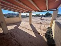Charmante Villa met Zomerse Keuken en Gastenhuis op 15 Minuten van het Strand in Real Estate Alicante