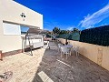 Charmante Villa met Zomerse Keuken en Gastenhuis op 15 Minuten van het Strand in Real Estate Alicante