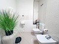 Charmante Villa met Zomerse Keuken en Gastenhuis op 15 Minuten van het Strand in Real Estate Alicante