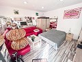 Charmante Villa met Zomerse Keuken en Gastenhuis op 15 Minuten van het Strand in Real Estate Alicante