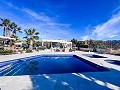 Charmante Villa met Zomerse Keuken en Gastenhuis op 15 Minuten van het Strand in Real Estate Alicante