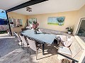 Charmante Villa met Zomerse Keuken en Gastenhuis op 15 Minuten van het Strand in Real Estate Alicante