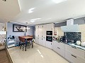 Charmante Villa met Zomerse Keuken en Gastenhuis op 15 Minuten van het Strand in Real Estate Alicante