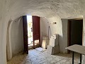 Höhlenhaus zum Renovieren mit Pool in Stadtnähe in Real Estate Alicante