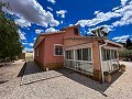 Prachtige villa met zwembad in Hondon De Los Frailes in Real Estate Alicante