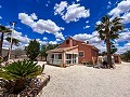 Prachtige villa met zwembad in Hondon De Los Frailes in Real Estate Alicante