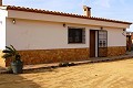 Schönes Landhaus in Sax in Real Estate Alicante