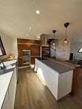 Atemberaubendes geodätisches Haus mit 3 Schlafzimmern und 2 Bädern in Pinoso in Real Estate Alicante