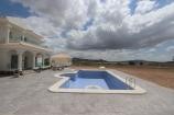 4-Bett-Luxus-Neubauvilla mit Grundstück und Pool in Real Estate Alicante