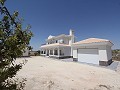 Neubauvillen in Pinoso mit Pool und Grundstück in Real Estate Alicante