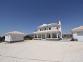Neubauvillen in Pinoso mit Pool und Grundstück in Real Estate Alicante