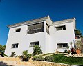 Exclusiva Villa Off-Grid en lo Alto de la Montaña en Villena in Real Estate Alicante