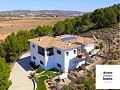 Exclusiva Villa Off-Grid en lo Alto de la Montaña en Villena in Real Estate Alicante