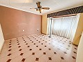 Magnifique Maison de Ville avec Opportunité d'Affaires à Elda in Real Estate Alicante