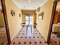 Magnifique Maison de Ville avec Opportunité d'Affaires à Elda in Real Estate Alicante