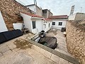 Preciosa casa adosada reformada de 4 dormitorios y 2 baños en Pinoso in Real Estate Alicante