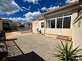 Belle villa de 3 chambres et 2 salles de bains avec piscine in Real Estate Alicante
