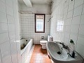 Gran Proyecto de Reforma con Opción de Comercio y 2 Apartamentos in Real Estate Alicante