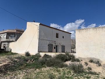 4 bed townhouse with space for a pool