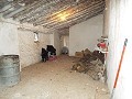 Casa adosada de 4 dormitorios y 2 plantas en Ayora in Real Estate Alicante