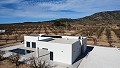 Prachtige nieuwbouwvilla met 3 slaapkamers en 2 badkamers in Pinoso in Real Estate Alicante