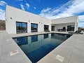 Prachtige nieuwbouwvilla met 3 slaapkamers en 2 badkamers in Pinoso in Real Estate Alicante