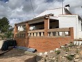 Superbe maison de campagne avec 4 chambres et terrain de 20 000 m2 in Real Estate Alicante