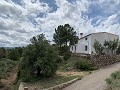 Superbe maison de campagne avec 4 chambres et terrain de 20 000 m2 in Real Estate Alicante