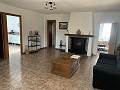 Superbe maison de campagne avec 4 chambres et terrain de 20 000 m2 in Real Estate Alicante
