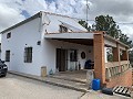Superbe maison de campagne avec 4 chambres et terrain de 20 000 m2 in Real Estate Alicante