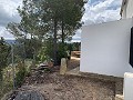 Superbe maison de campagne avec 4 chambres et terrain de 20 000 m2 in Real Estate Alicante