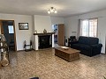 Superbe maison de campagne avec 4 chambres et terrain de 20 000 m2 in Real Estate Alicante