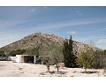 Schönes Landhaus mit 3 Schlafzimmern und 2 Badezimmern in Villena. in Real Estate Alicante