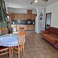 Prachtig landhuis met 3 slaapkamers en 1 badkamer in Yecla. in Real Estate Alicante